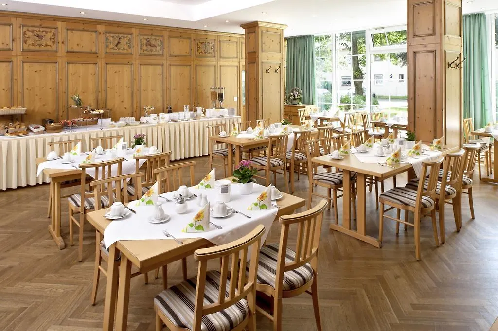 Feldmochinger Hof Hotel Munique 4*,